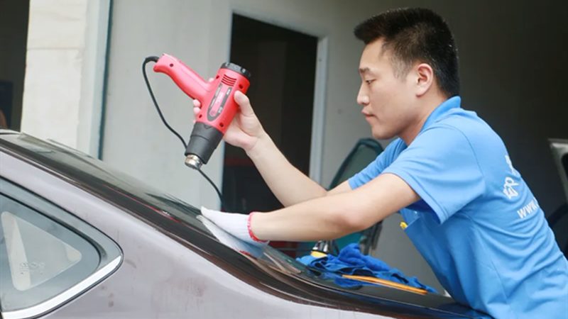 未来，汽车美容用品行业将呈现以下发展趋势：